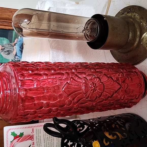 Retro Red Glass Lamp With DESIGNS Around the 70s Assum Looking - Picture 12 of 12